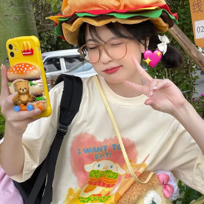 推动摇篮的手